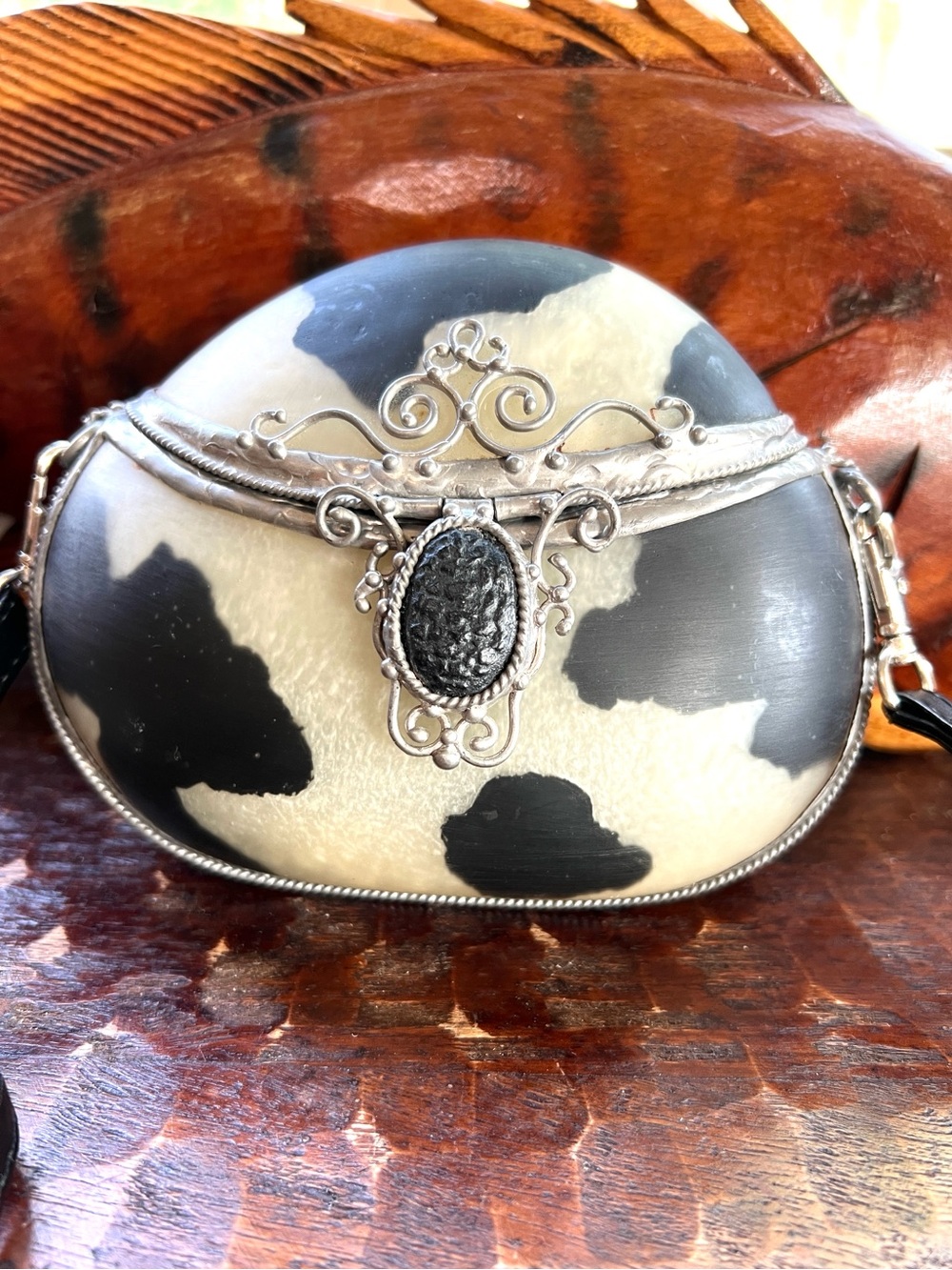 VTG 80’s “Maya” Acrylic Shell Purse Resin Cow Print Designed by Maya Evangelista